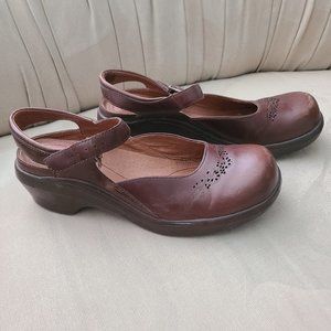Ariat style 93030 brown leather maryjane